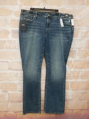 NWT Silver Jeans Medium Blue Slim Boot Women's Jeans 24W